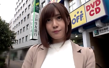 Unleash Your Desires With Jap AV Idol's Sensual Blowjob Techniques!!