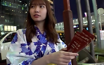 Japanese Cutie Mitsuha Works In An Ear-cleaning Salon, Serves With Passion And Enthusiasm! Sensitive Body Type,