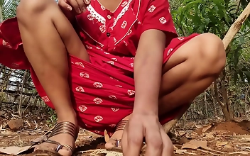 Seductive Desi Girl In Jungle Fucking Her Boy Toy