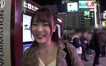 DECA LATISSIMUS! MUSCULAR LEGS! HER LOWER BODY IS CRAZY! DOWNLOAD THE CHINNY GODDESS NOW!!